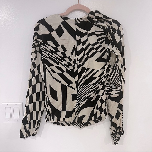 Zara Black and Ivory Pleated Top Women’s Sz M - Picture 4 of 10